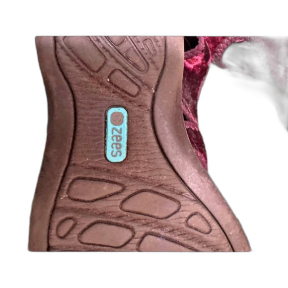 Bzees Drama Washable Velvet Sandals 7.5 - Picture 3 of 3